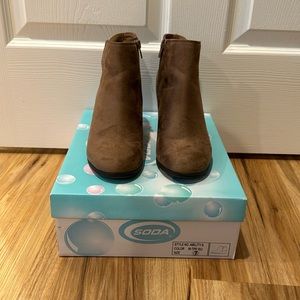 Women’s Wedge Booties